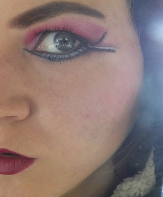 remember-remember-the-fifth-of-november-v-for-vendetta-makeup-look-nail-art