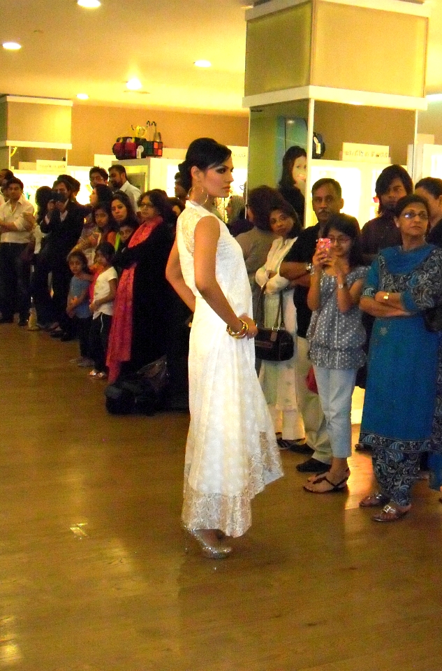 FPL Fashion Pakistan Lounge & Unbeatable launch at Dolmen Mall