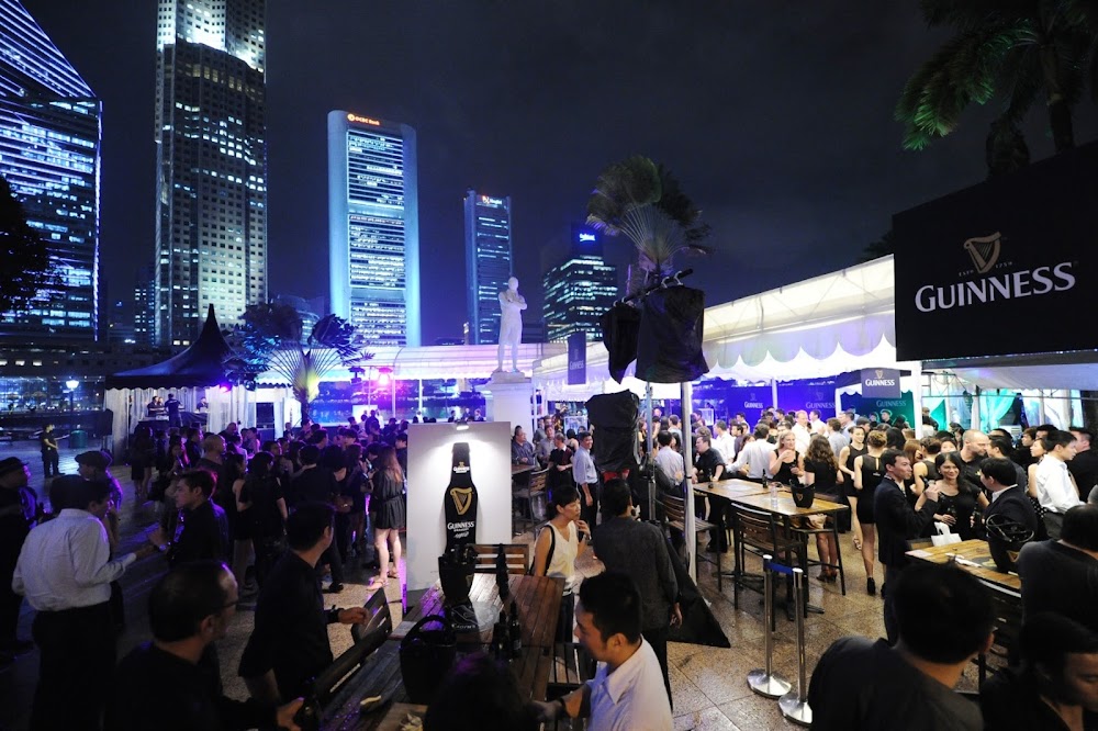 GUINNESS® CLAIMS A WORLD RECORD TITLE FOR THE “LONGEST BAR SLIDE”! OnlyWilliam