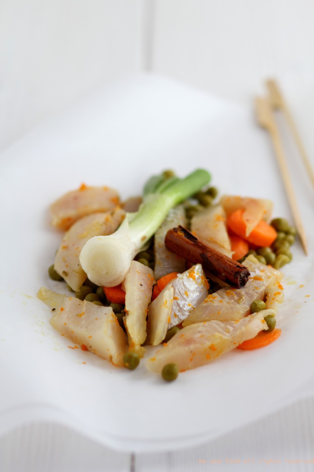 Me and food Orange hake with vegetables (waxed paper wrapping)