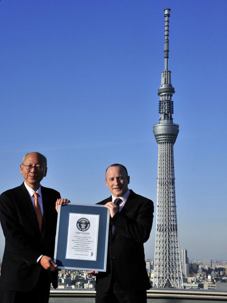 Tháp cao nhất thế giới chính thức mở cửa ở Tokyo