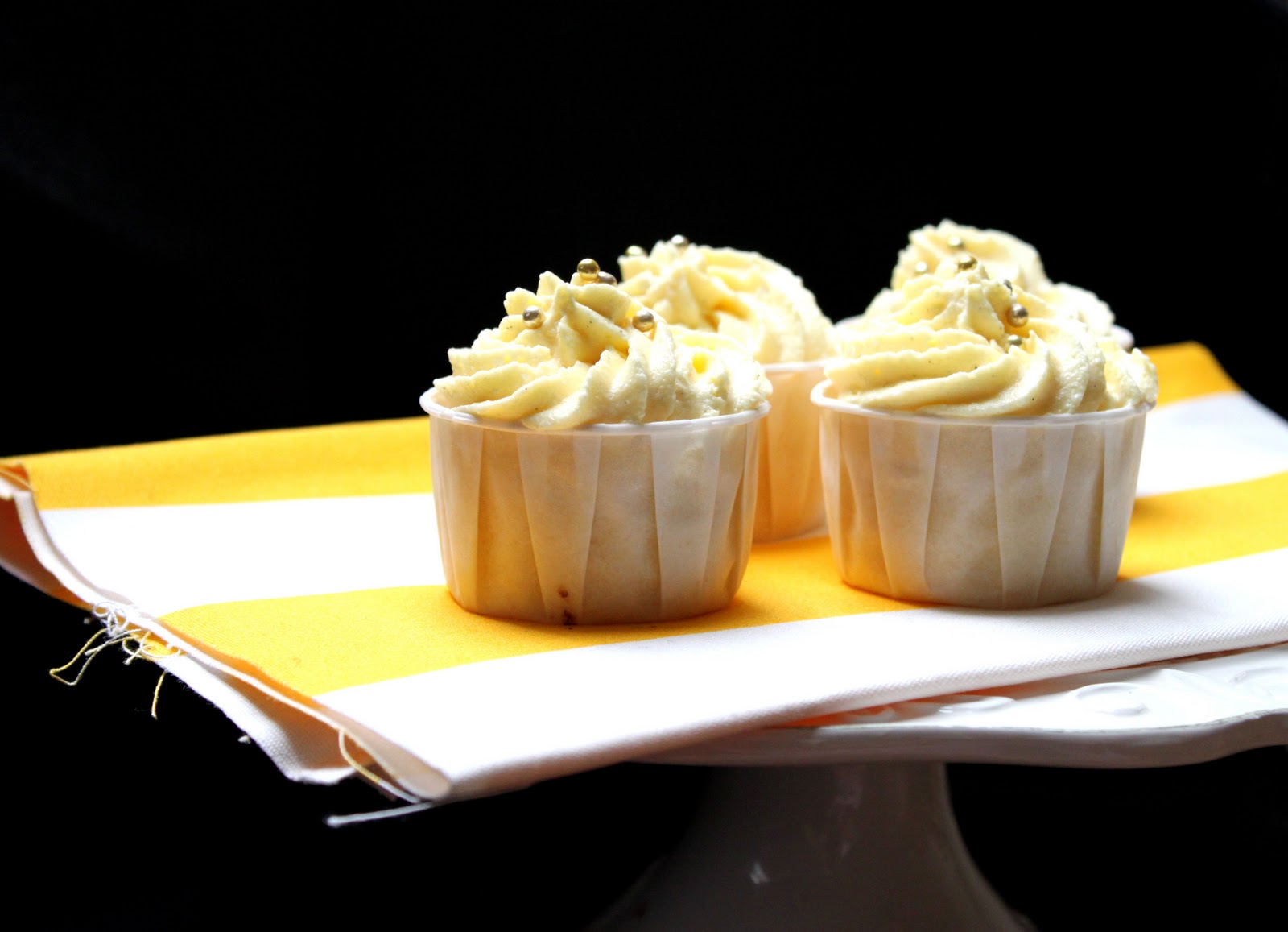 SoulCurry Lemon Cupcakes with SaffronLemonCurd Buttercream