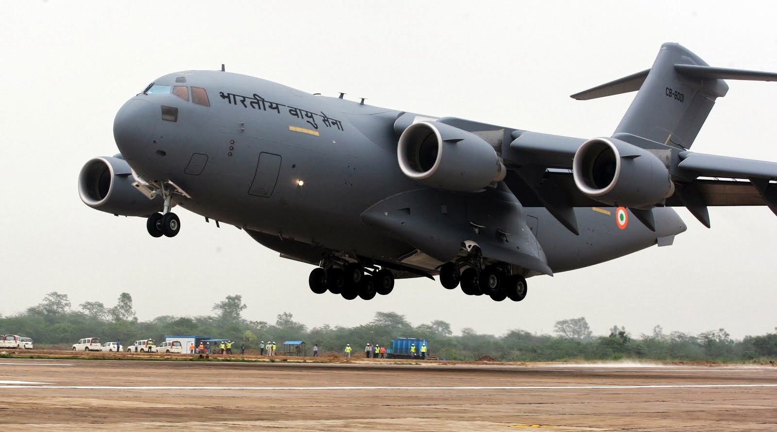 http://3.bp.blogspot.com/-f-9P5Ff38pI/UcMupOWzYZI/AAAAAAAAanU/oFmR6BcfN8Y/s1600/Indian+Air+Force+Receives+C-17+Globemaster+III+Strategic+Airlifter+transport+aircraft+military+%25286%2529.JPG
