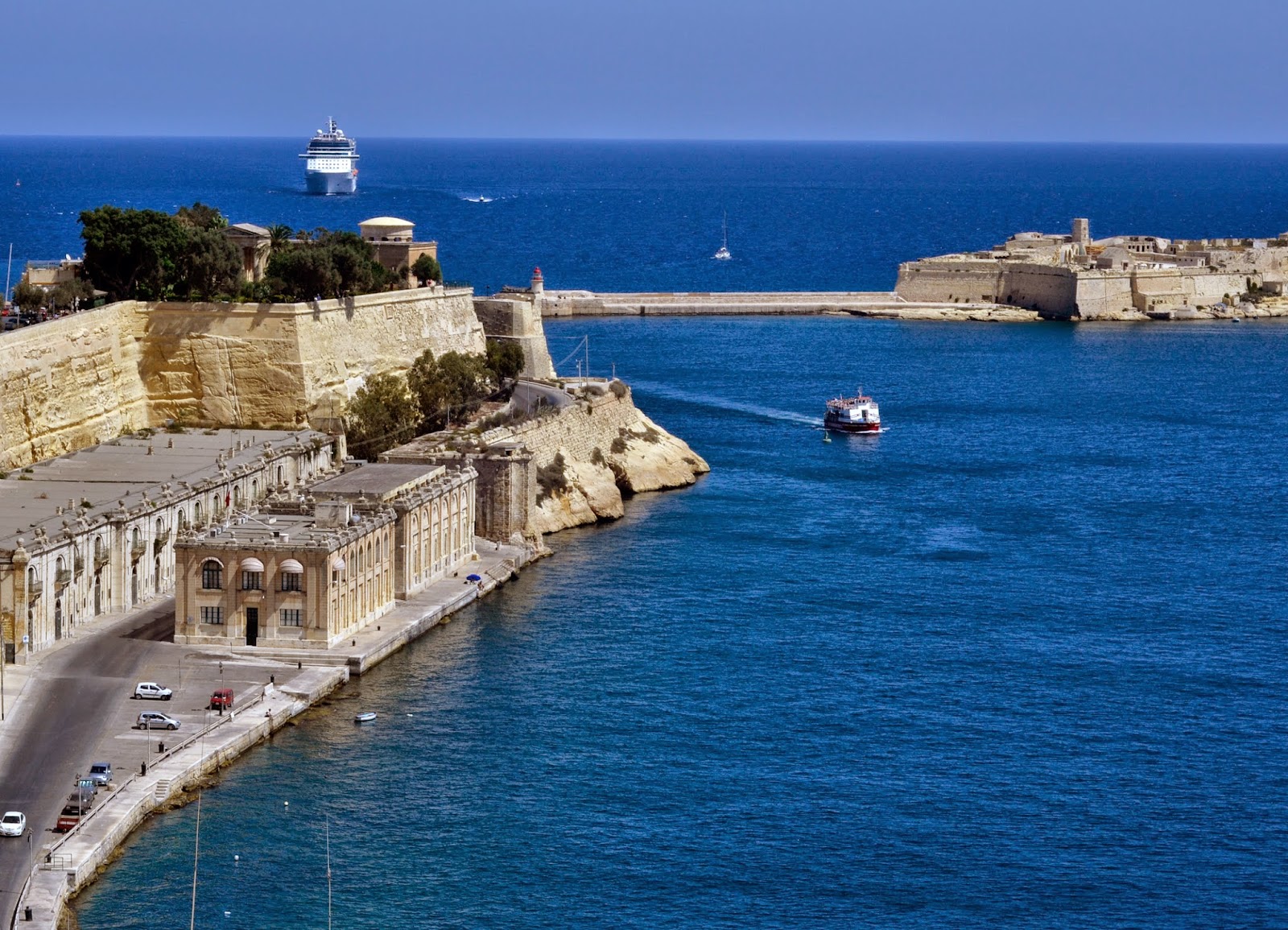 A me mi: The Knights' island