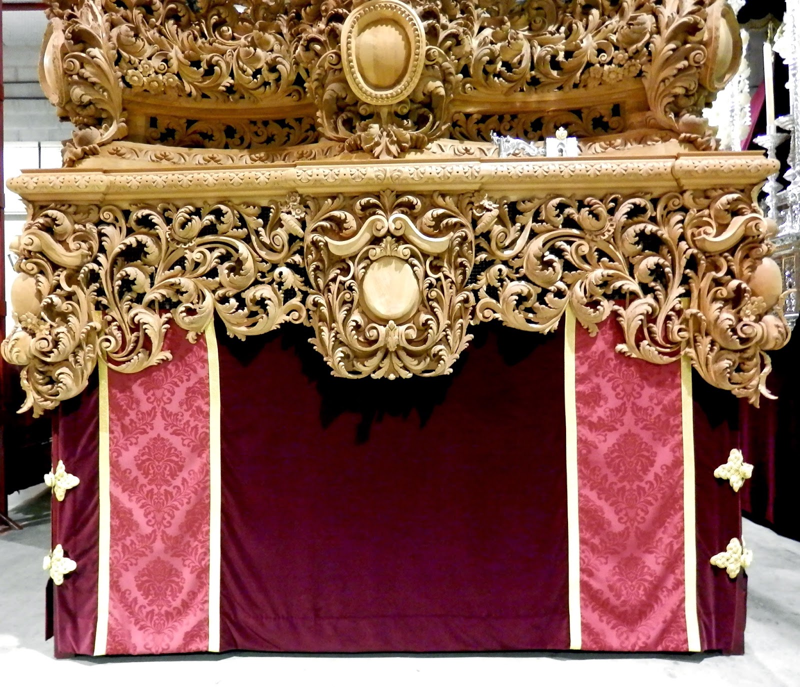 COFRADÍA DE LA FLAGELACIÓN LOS NUEVOS FALDONES DEL PASO DEL SEÑOR