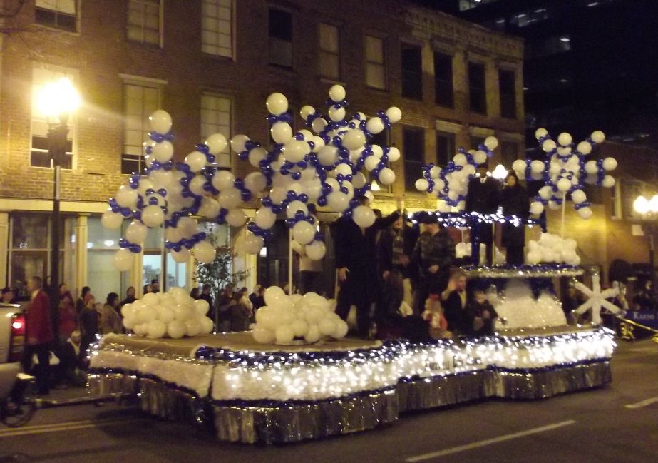 Knoxville Christmas Parade 2011: Top Ten Floats! | Inside of Knoxville