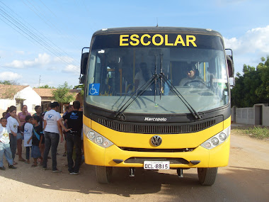 NOSSA ESCOLA TEM UM TRANSPORTE ESCOLAR DE QUALIDADE