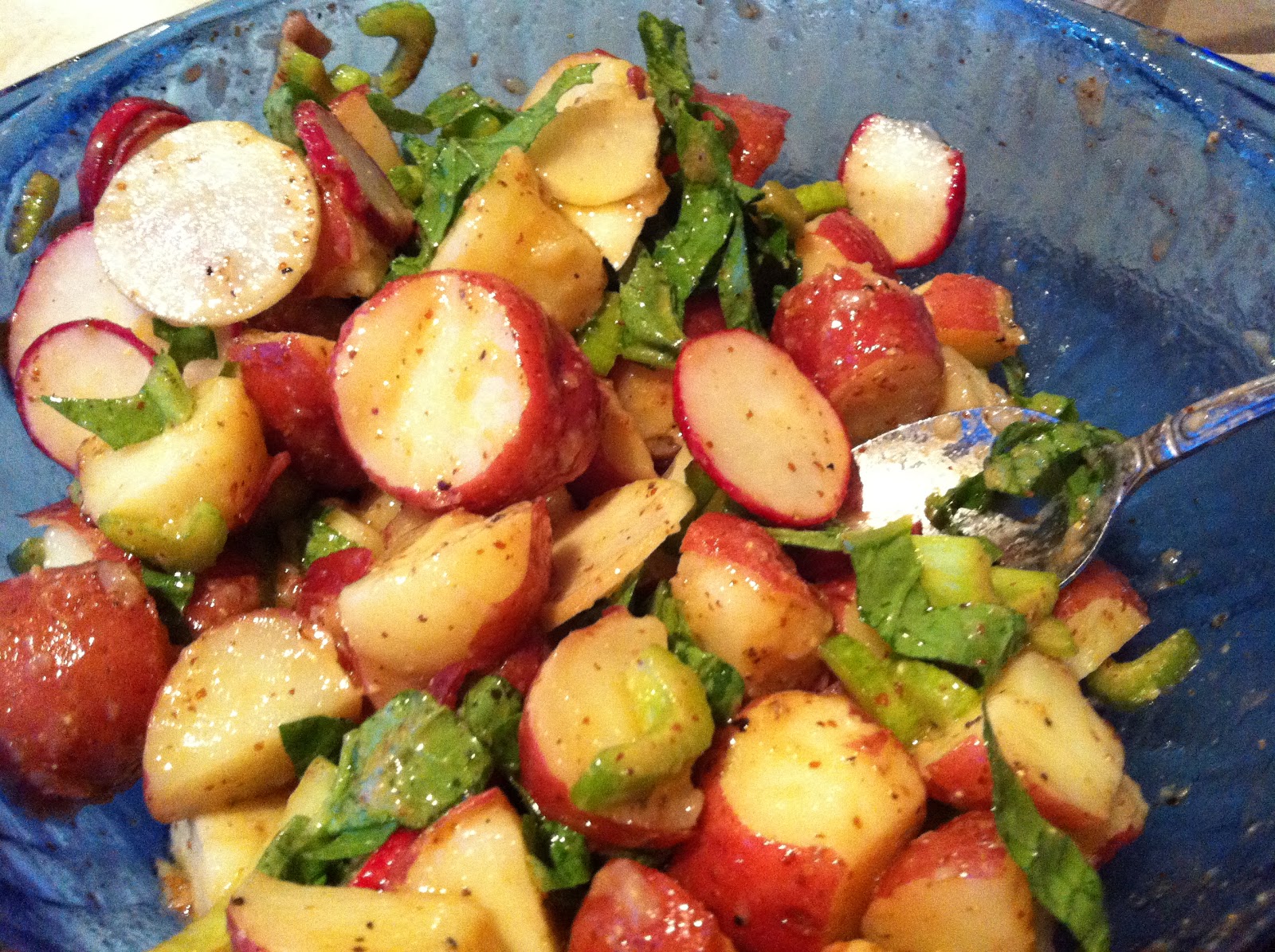 roonie's blog What's in Season Radishes