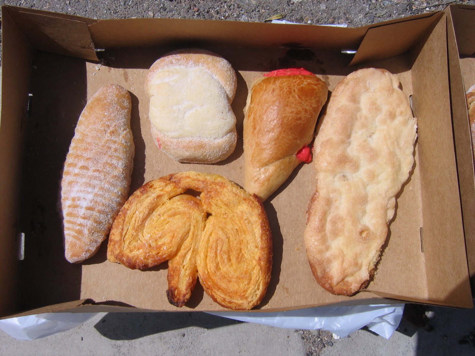 SANDY LEONARD SNAPS La Estrella Bakery, South Tucson, AZ. April, 2010