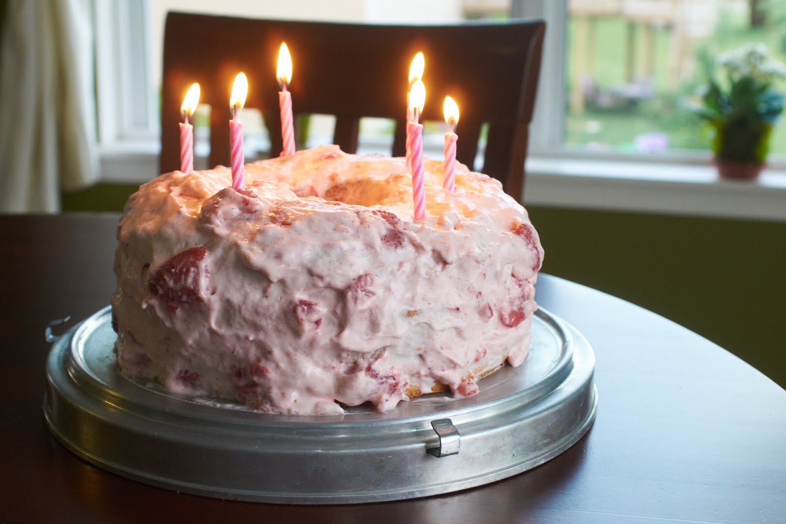 This Urban Kitchen Strawberry Gelatin Icing