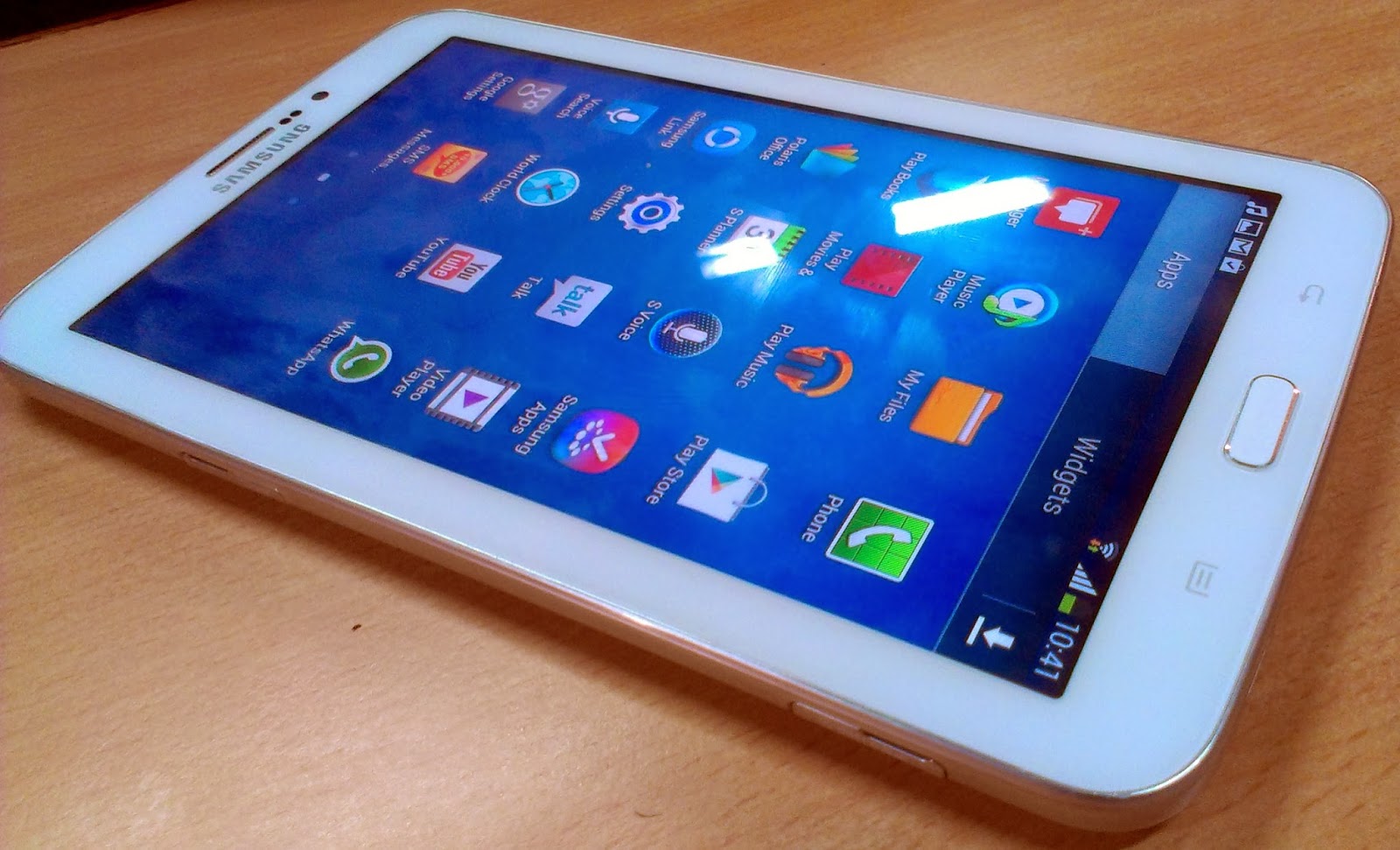 Bán Samsung Tap 3 T211 màn hình 7 in, lắp sim nghe gọi như điện thoại Samsung+Galaxy+Tab+3+review+hands+on+android+jellybean++%25281%2529