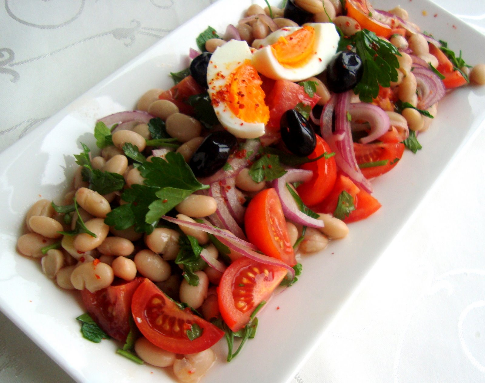 Piyaz / Turkish bean salad / Turkiškos pupelių salotos