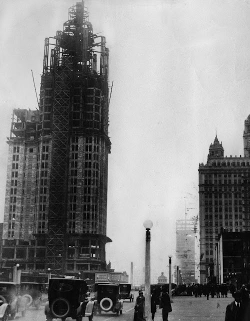 This is What Tribune Tower, Chicago Looked Like  in 1924 