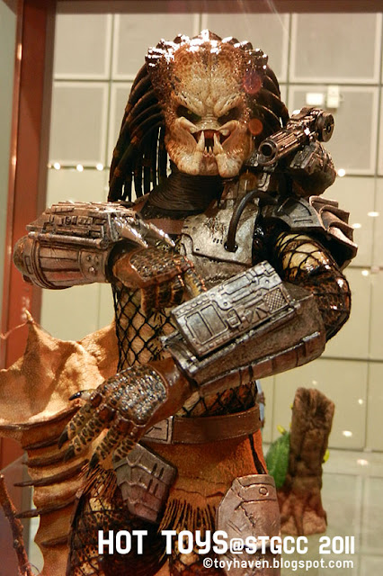 hot toys fugitive predator