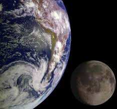 Cuáles son las caracteristicas de la tierra y de la luna