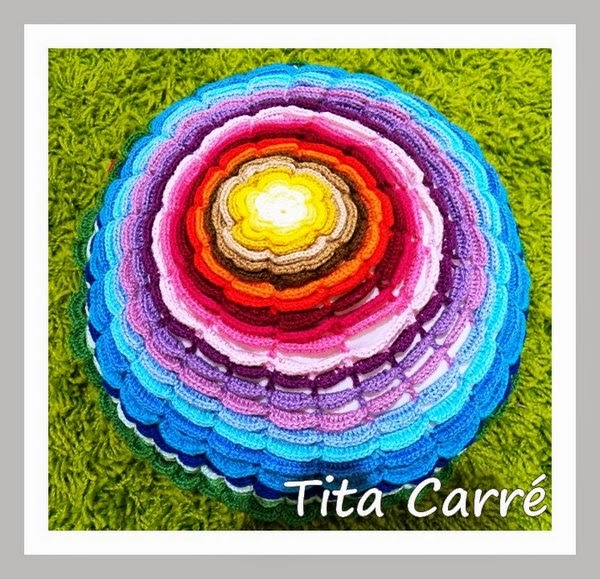 Almofada Mais Flor Colorida em crochet