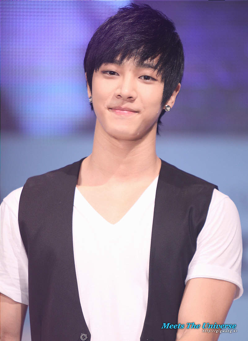 Lee Gi-kwang HairStyle (Men HairStyles) - Men Hair Styles Collection