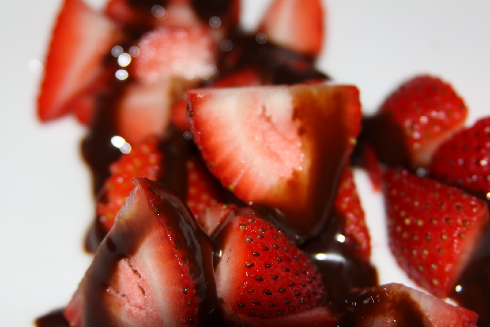 Fed Well Chocolate Drizzled Strawberries