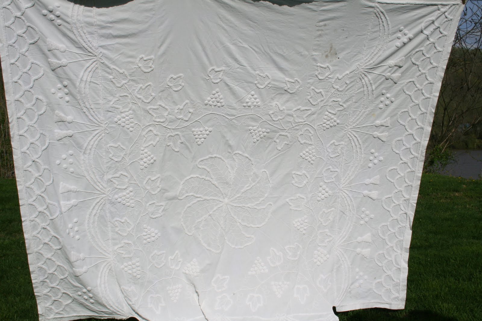 Quilting on the Mon 1830 Candlwick spread