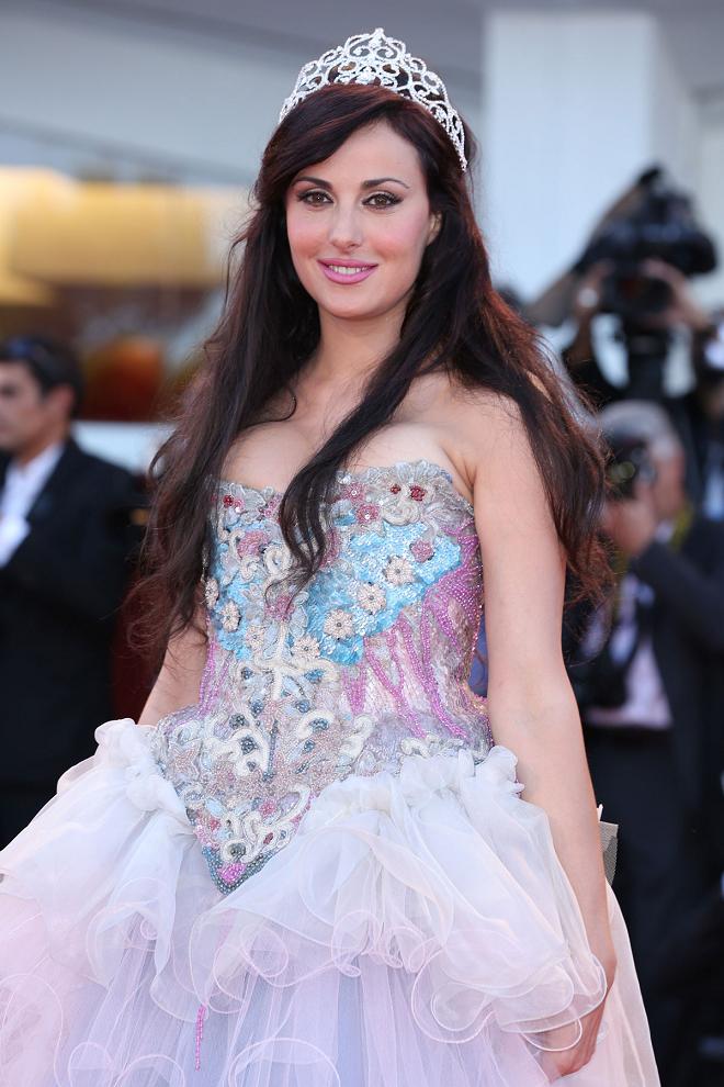 Isabelle Adriani Cleavage Show | Celebrity Tattoos Female