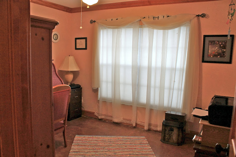 ACCESS THROUGH FRENCH DOORS AND SMALL ATTACHED, SCREENED SIDEPORCH title=