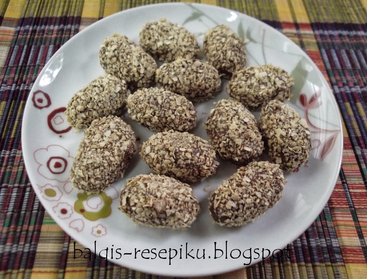 Biskut Almond Bersalut Nestum