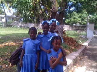 Eglise St. Croix girls
