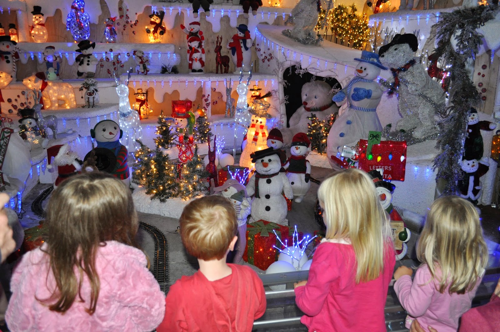 DUTCHCORNER Christchurch Christmas light show