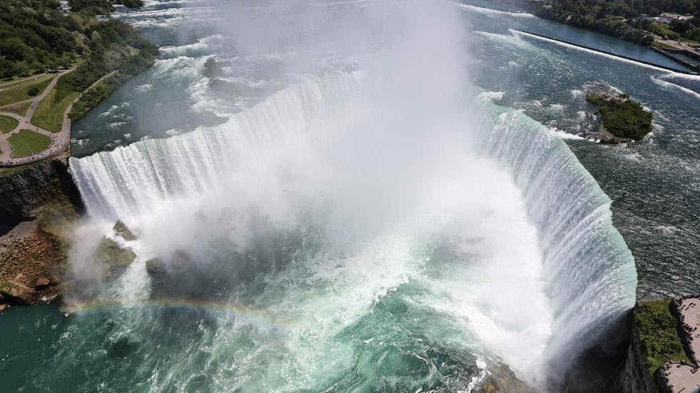 20. Niagara Falls, USA - 50 Stunning Aerials That Will Make You See the World in New Ways (PHOTOS) 20. Niagara Falls, USA - 50 Stunning Aerials That Will Make You See the World in New Ways (PHOTOS)