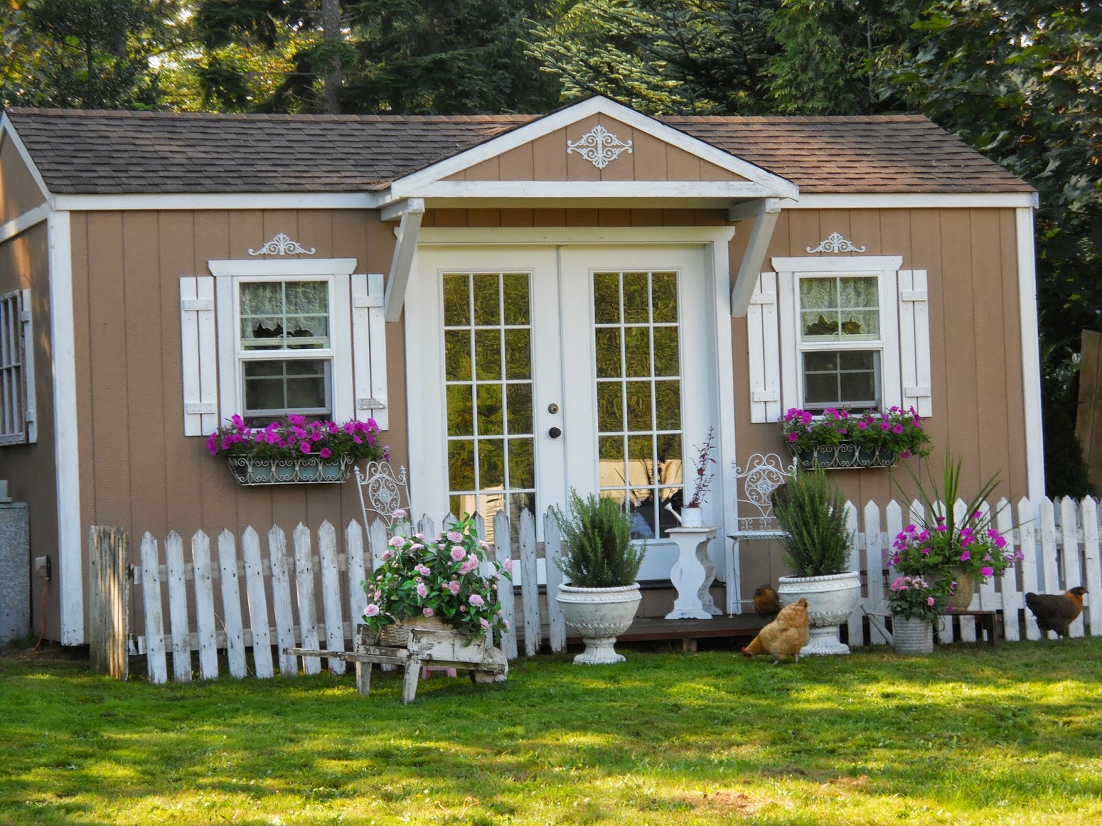 Shabby Chic Tiny Retreat Summers last gasp.