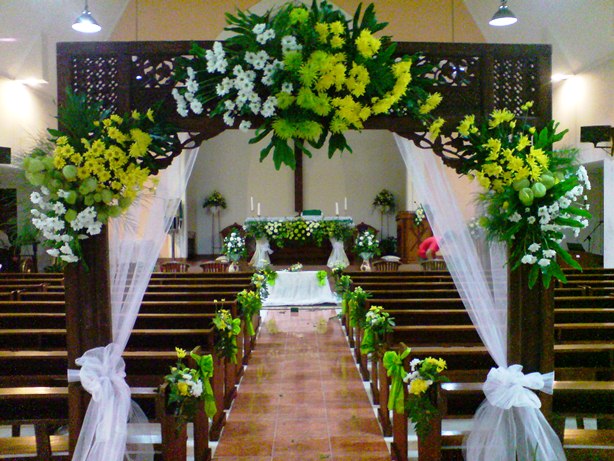 Alamanda Puspita: Dekorasi Sakramen & Pemberkatan Gereja