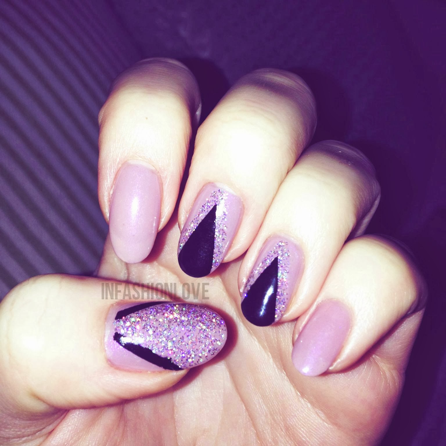 OnTrend Holographic Triangle Nail Art!