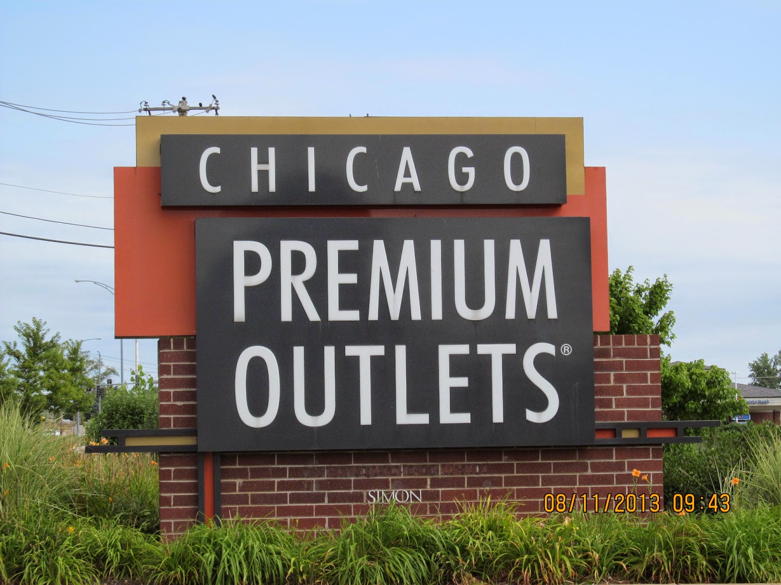Lids For Less at Chicago Premium Outlets® - A Shopping Center in Aurora, IL  - A Simon Property
