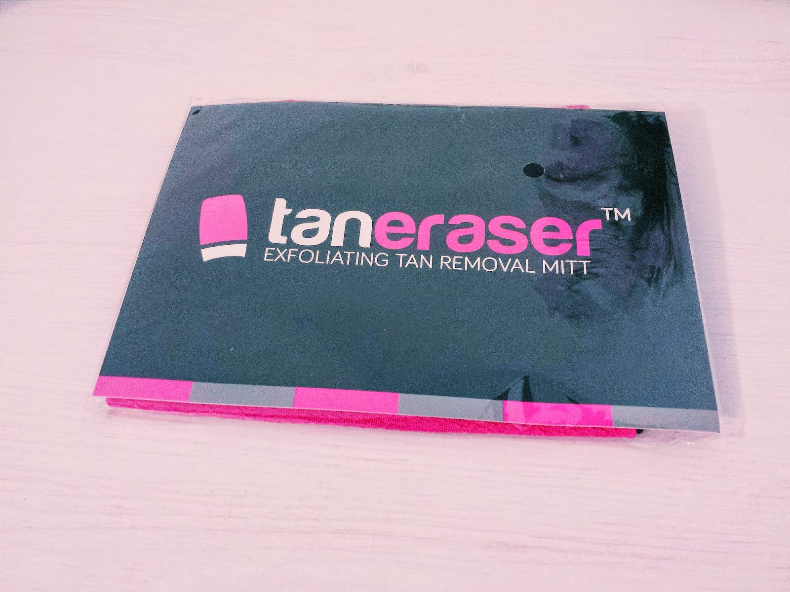 Tan Eraser Exfoliating Tan Removal Mitt* Reinventing Neesha
