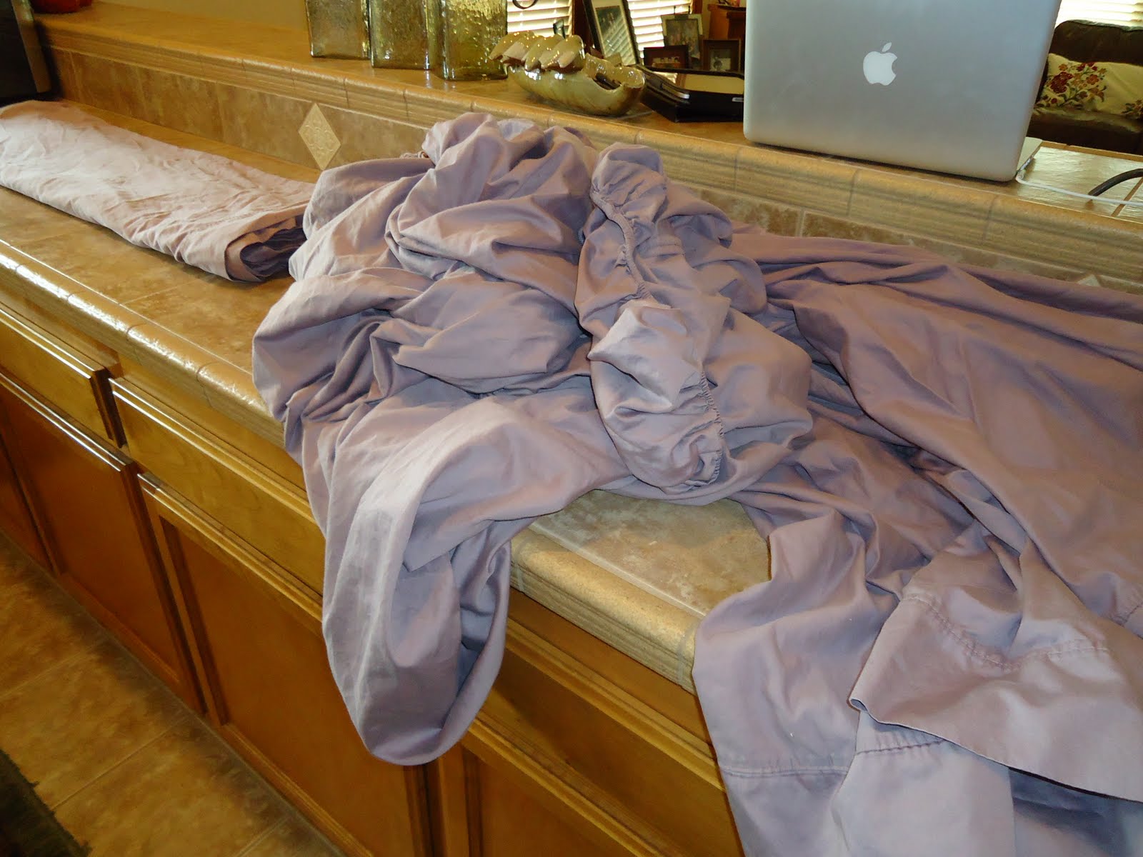 Pine Creek Style Folding and Storing Sheets with Style...