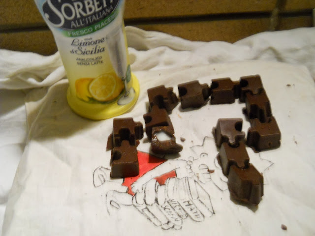 puzzle di cioccolato ripieno di sorbetto al limone 