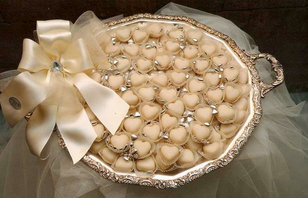 Kız İsteme ve Nişan Hazırlıkları Alice Harikalar Diyarında, Buyrun