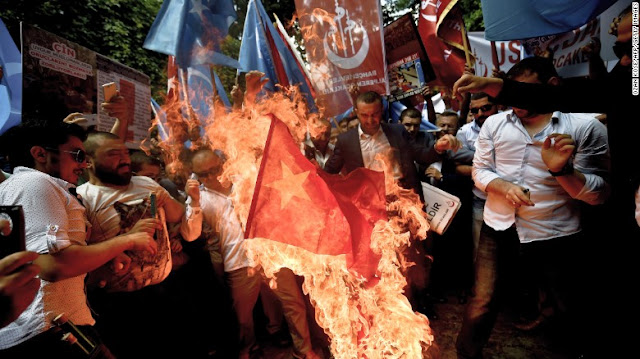 VNTB – Bắc Kinh cảnh báo công dân khi tại Thổ Nhĩ Kỳ nổ ra cuộc biểu tình “chống Trung Quốc”