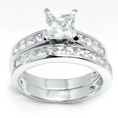 Diamond wedding rings Apart from fine diamonds the bands of the diamond