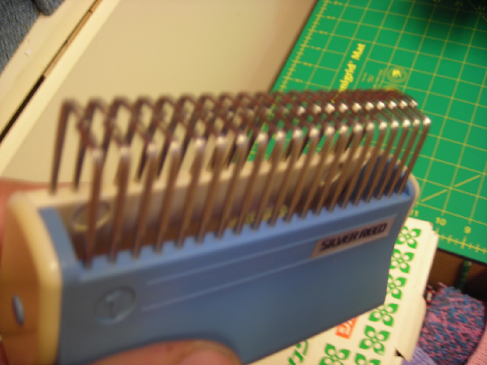 Crocheting & Knitting Crafts Machine Knitting Silver Reed Studio Shadow