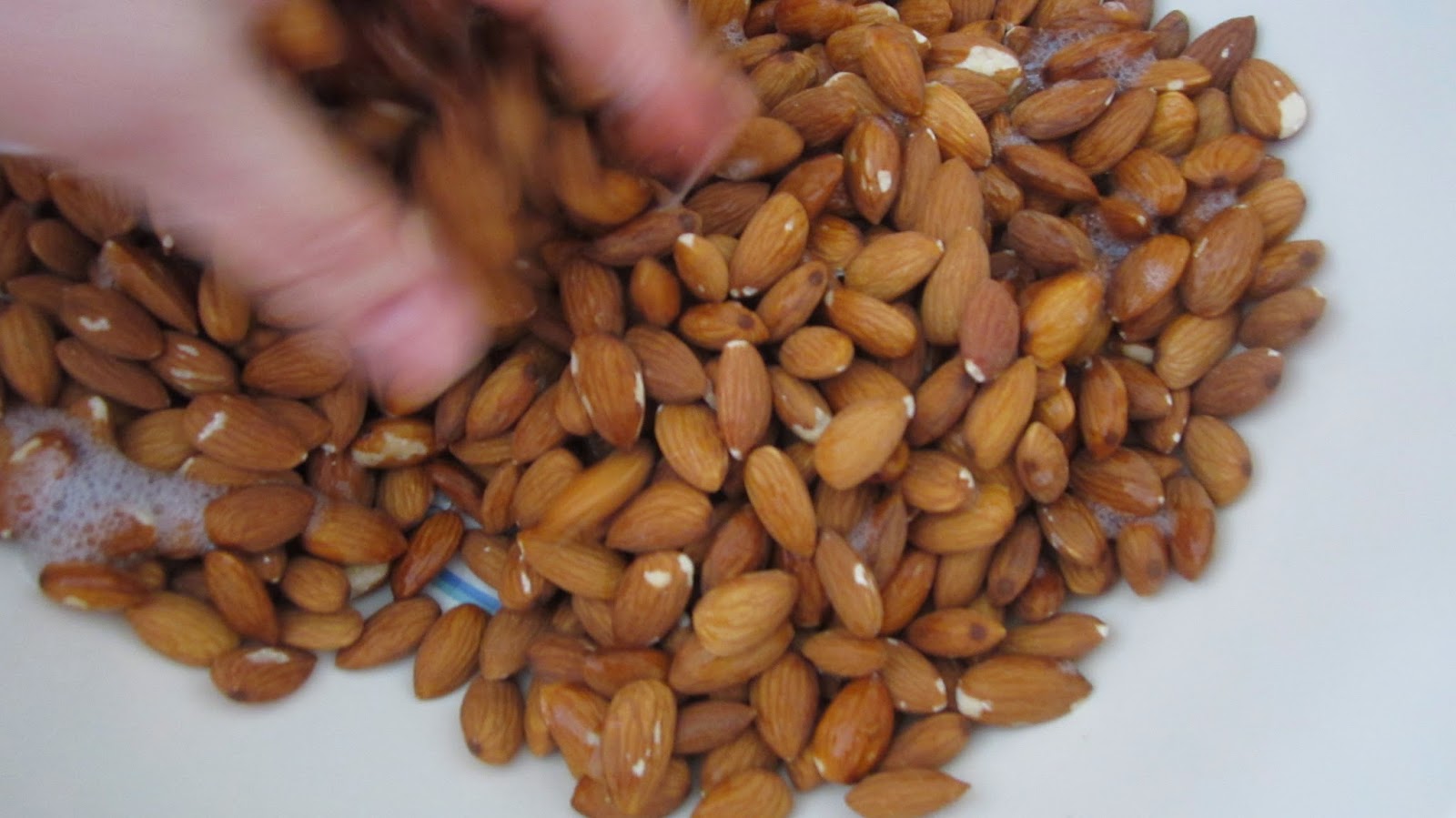 Effortnesslessly Wasabi Almond and Cinnamon Almond