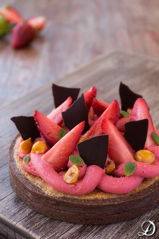 Tarta De Fresas, Chocolate Blanco Y Frangipane De Avellanas
