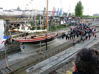 Botadura de la réplica del St Michel II, uno de los barcos de Verne en Nantes. Bap