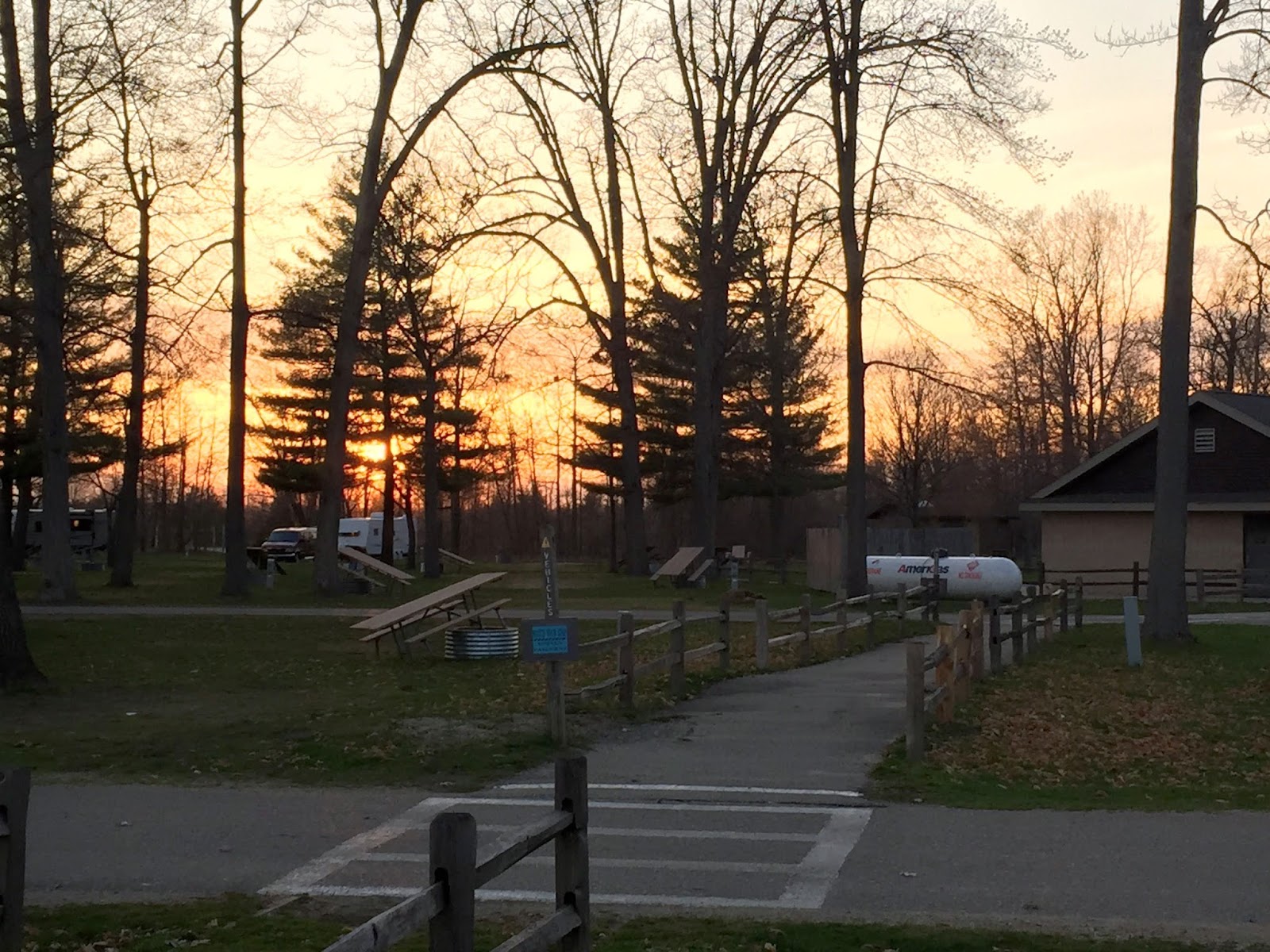 Travel Reviews & Information Camping on Gun Lake in Middleville, Michigan / Yankee Springs