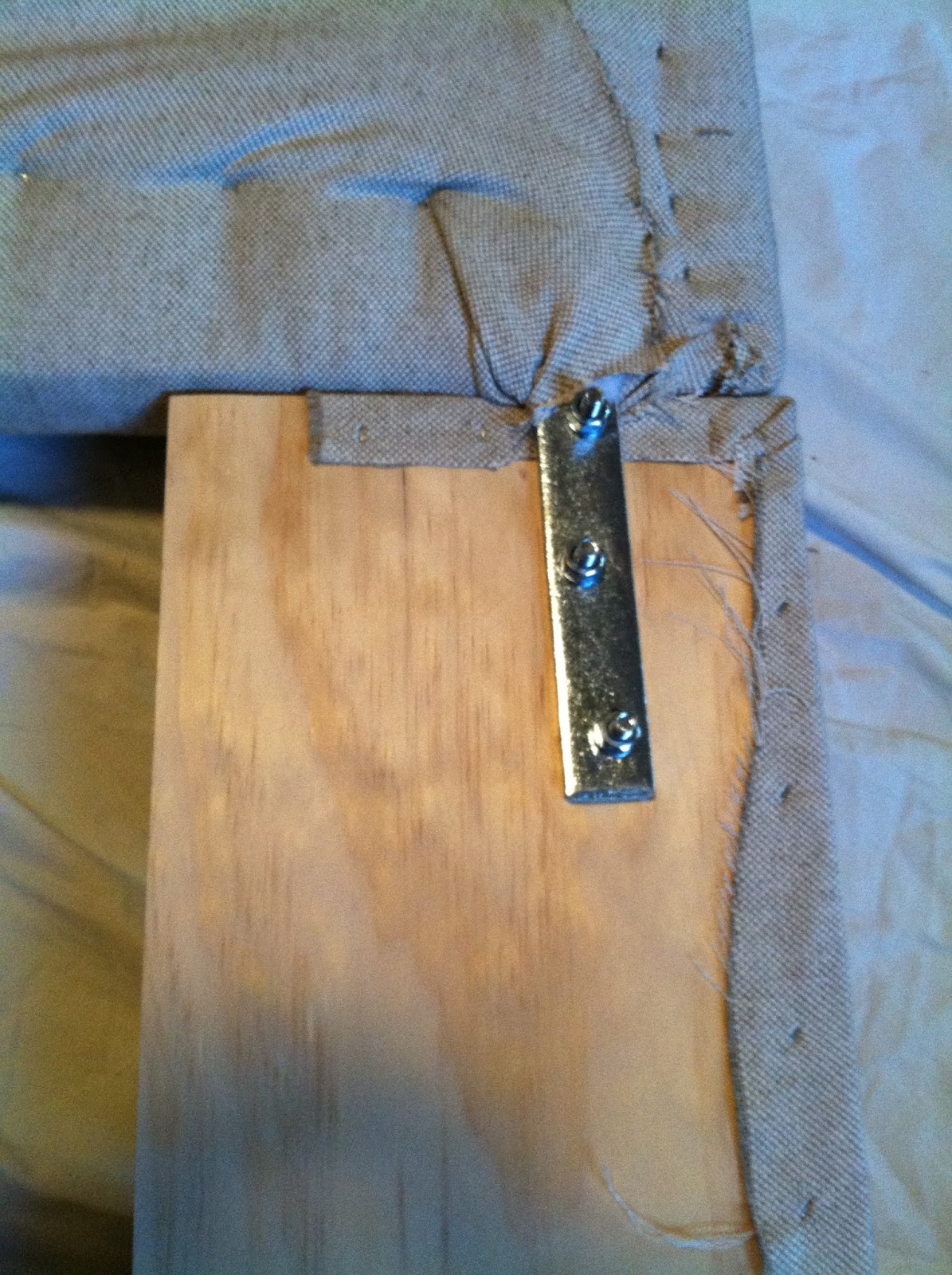 How To Attach A Headboard To A Bed Frame Wooden Plans Woodwork Plans