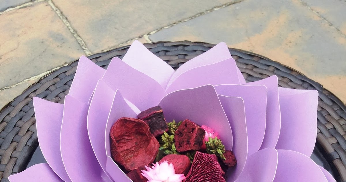 Creative Lesley Giant paper Lotus flower