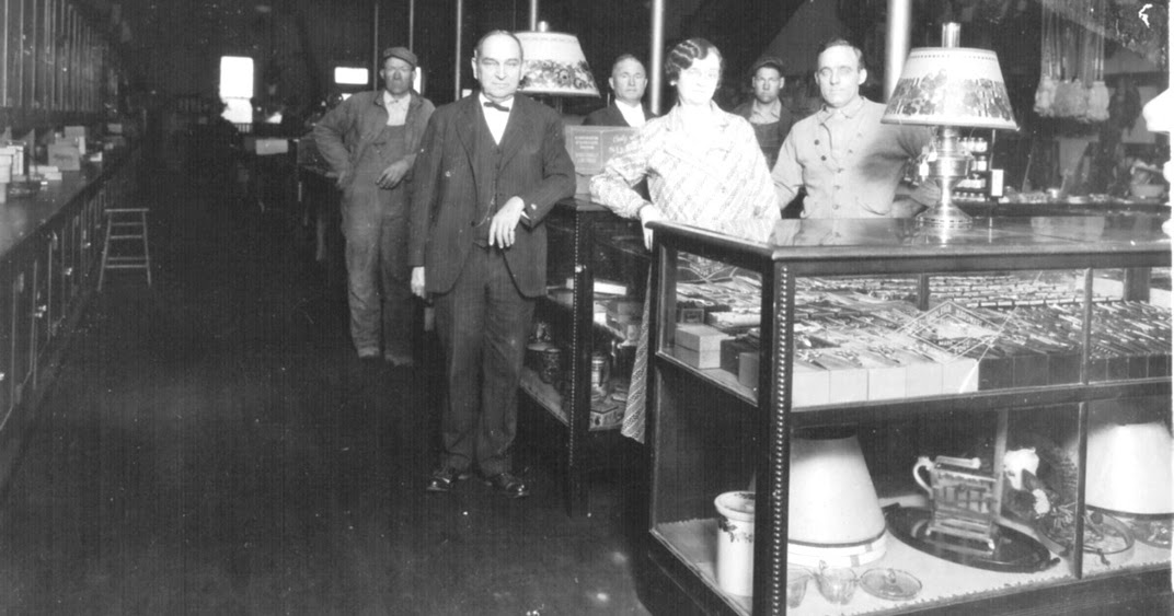Passages Businesses in Marion in 1935