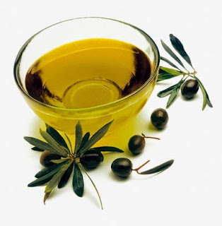 Kem dưỡng trắng da ban đêm hiệu quả với dầu oliu
