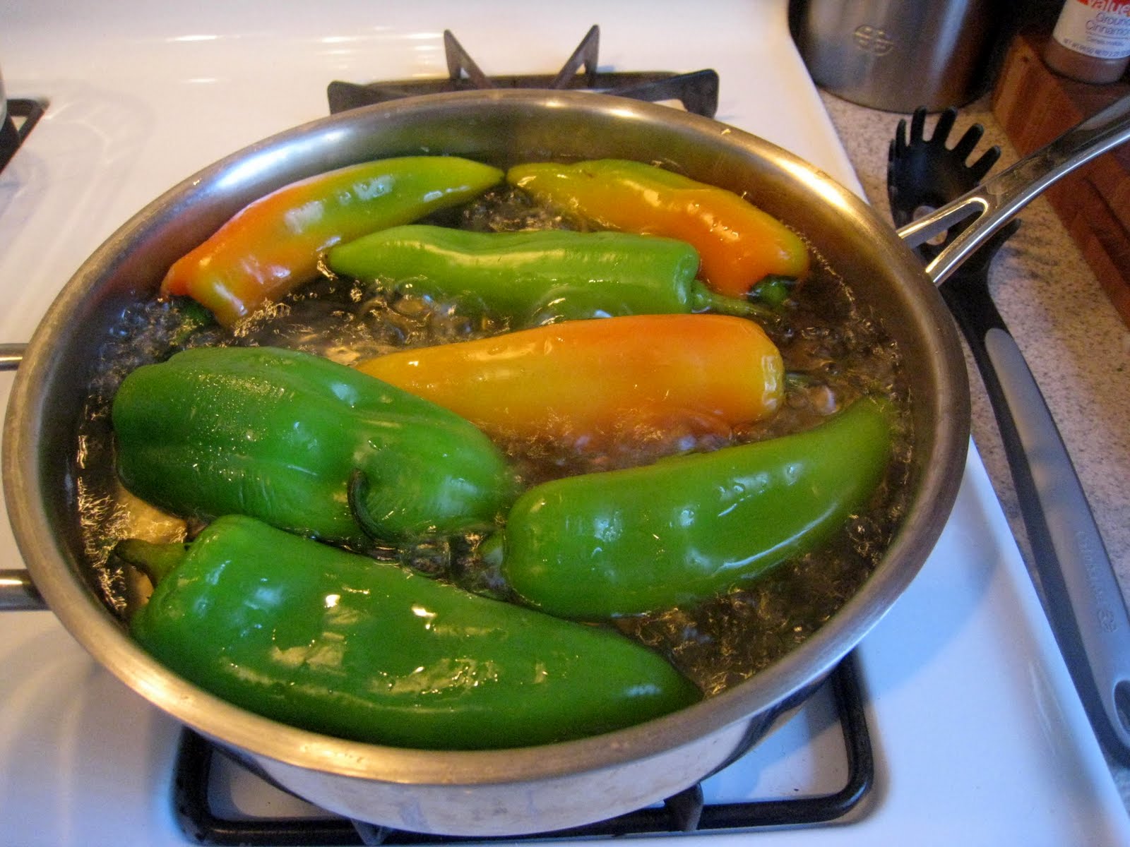 Anaheim Chili Relleno {Cuban Style} De Su Mama
