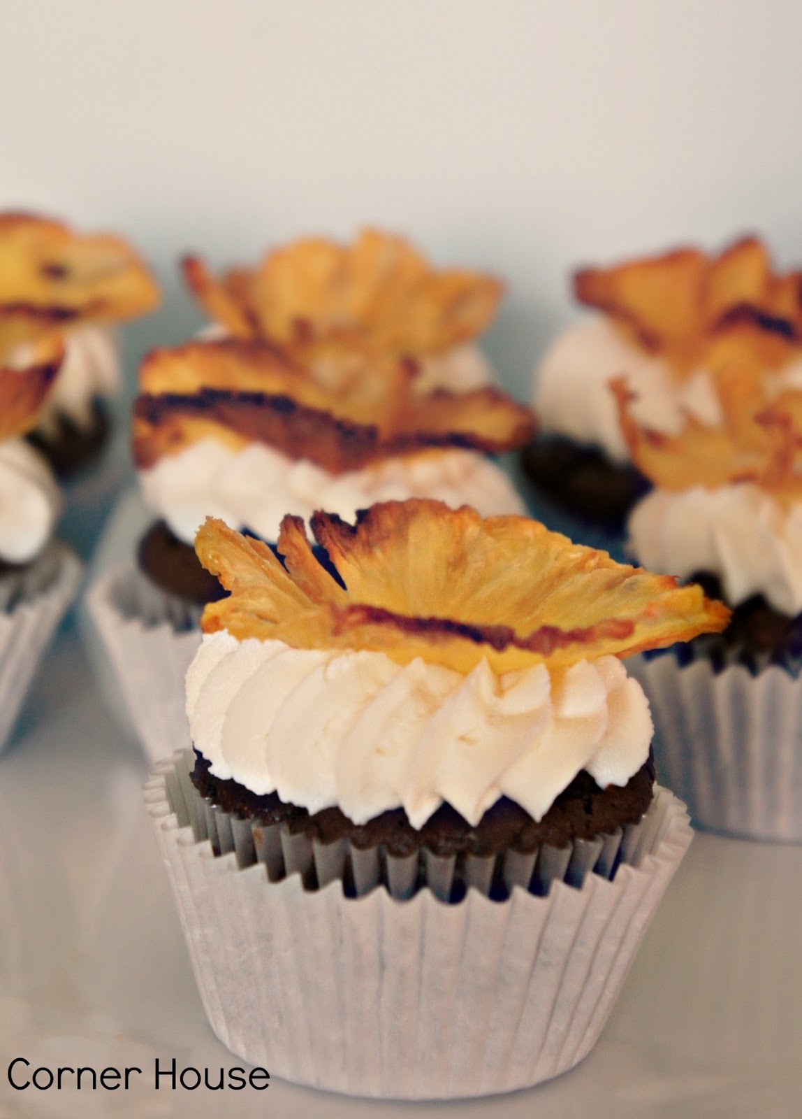 Pineapple Flower Cupcakes